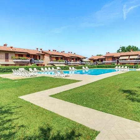 Apartment Iris - Regarda Travel
