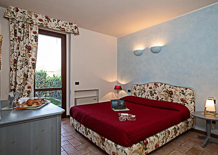 Apartment Iris - Regarda Travel *