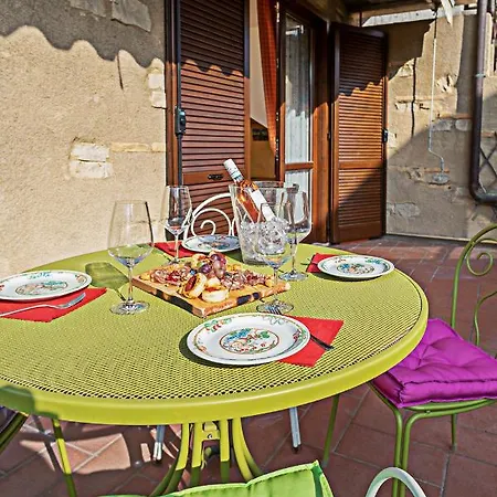 Appartamento Iris - Regarda Travel *